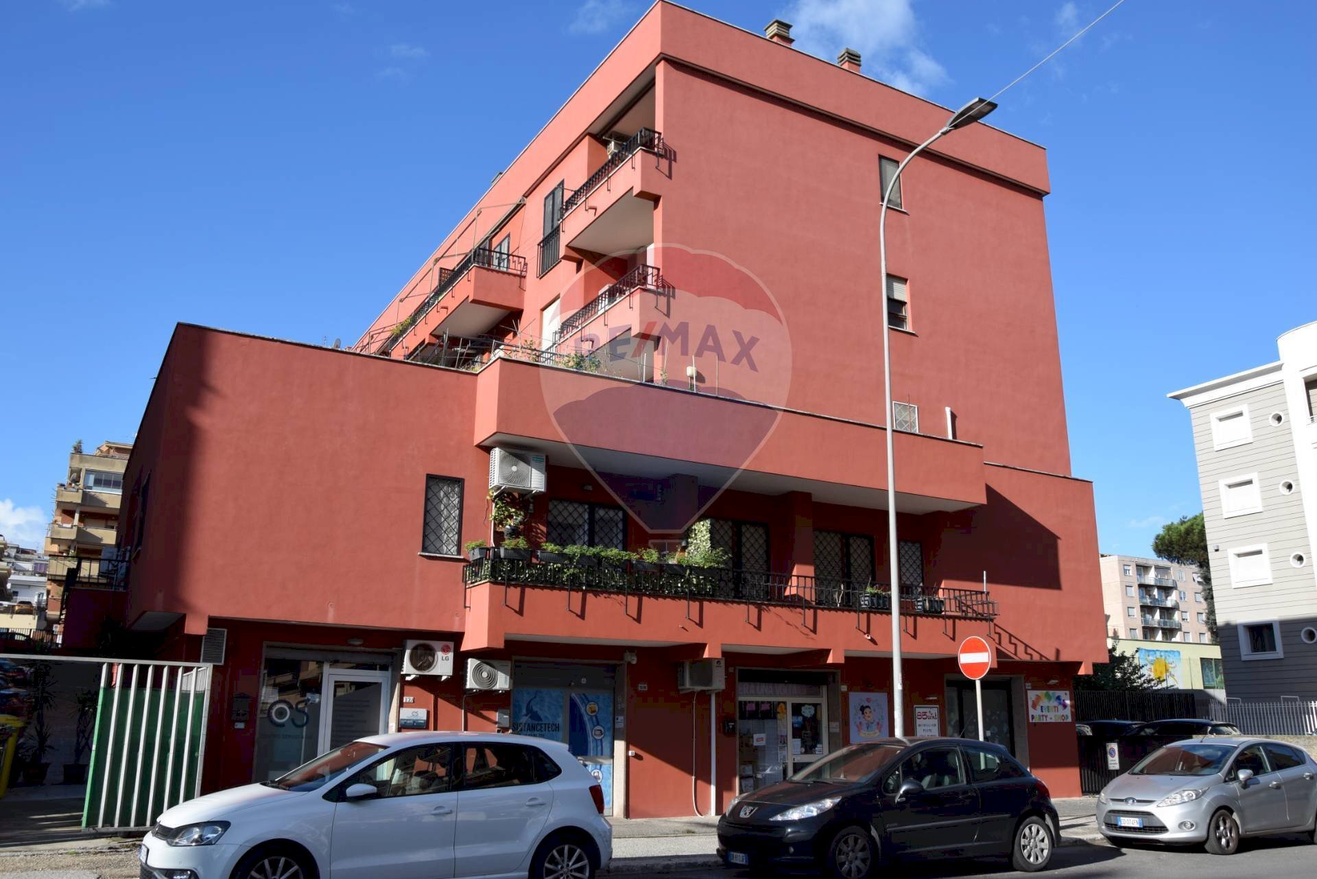 Edificio all\'aperto - Negozio Viale Manzoni
 
12c, Pomezia - foto 2