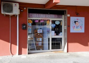 Edificio all\'aperto - Negozio Viale Manzoni
 
12c, Pomezia - foto 1