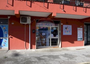 Edificio all\'aperto - Negozio Viale Manzoni
 
12c, Pomezia - foto 4