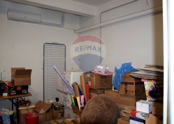 Camera / camera da letto - Negozio Viale Manzoni
 
12c, Pomezia - foto 19