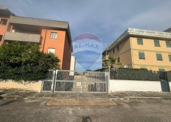 Edificio all\'aperto - Trilocale Via della Seccia
 
135, Nettuno - foto 11