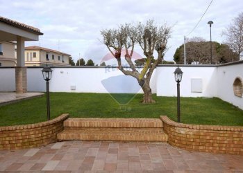 Giardino - Casa semi indipendente Via Aurora
22, Anzio - foto 16