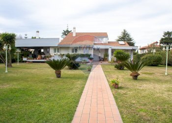 Casa all\'aperto - Villa via Magalotti, Anzio - foto 1