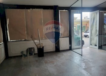 Stanza vuota - Locale Commerciale Corso del Popolo
 
40, Anzio - foto 15