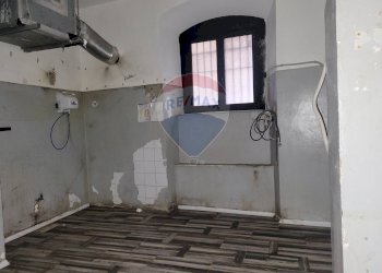 Stanza vuota - Locale Commerciale Corso del Popolo
 
40, Anzio - foto 23