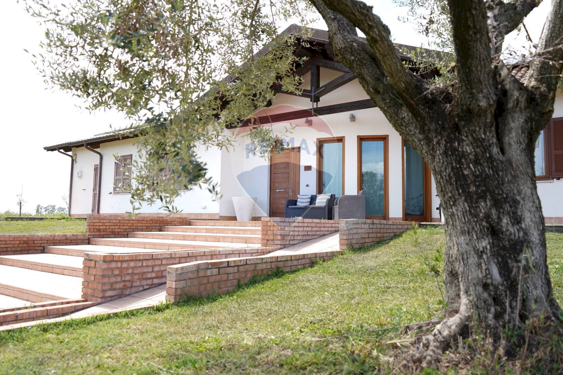 Casa all\'aperto - Villa strada Chiesuola
 
128, Latina - photo 2