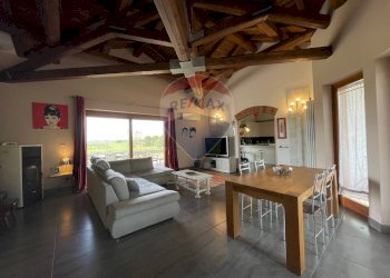 Sala da pranzo - Villa strada Chiesuola
 
128, Latina - foto 8