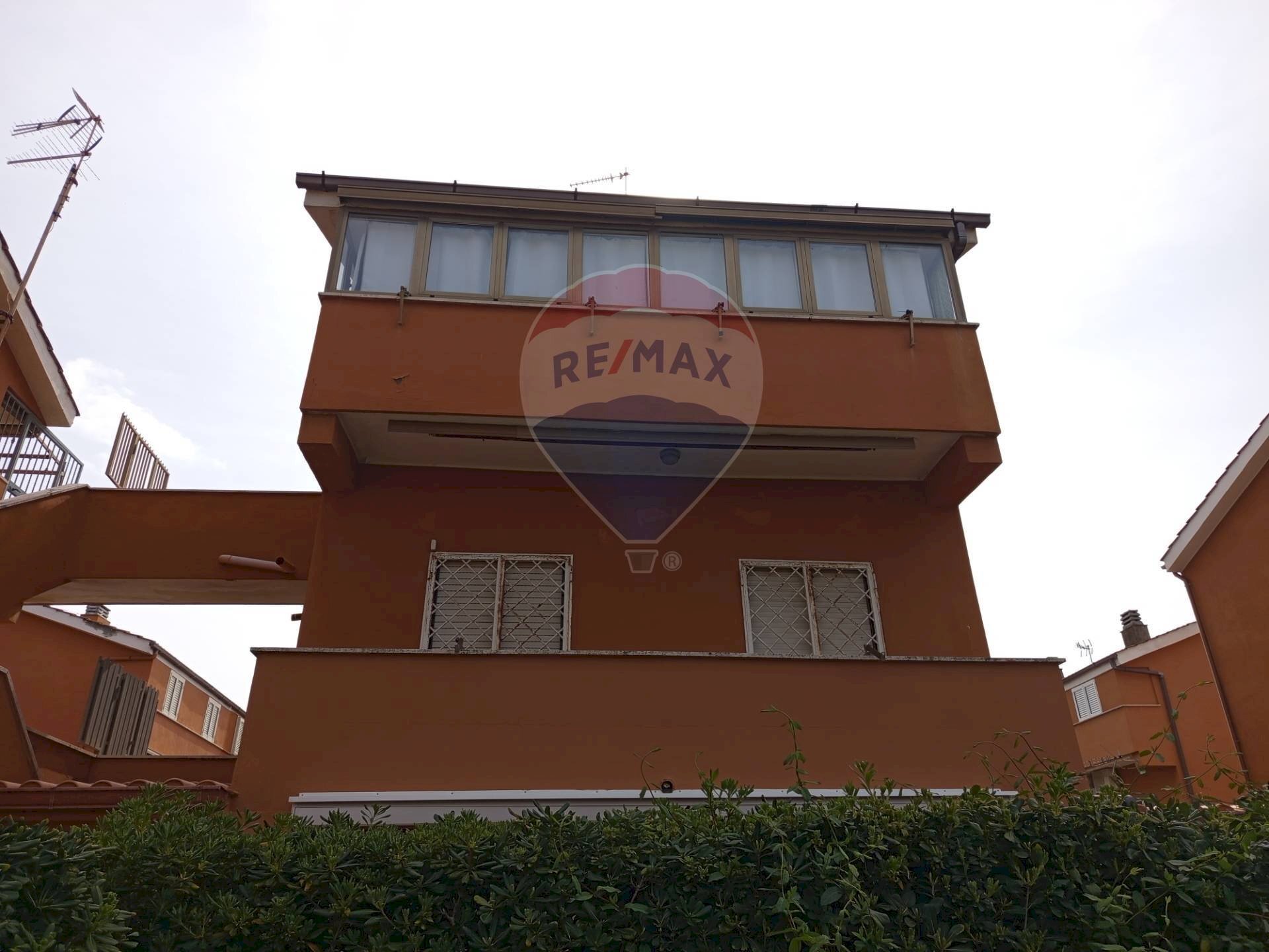 Edificio all\'aperto - Trilocale via aosta, Ardea - foto 1