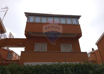 Edificio all\'aperto - Trilocale via aosta, Ardea - foto 1