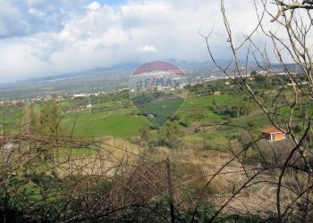 Vista delle montagne - Terreno agricolo Via Giubileo 2000, Motta Sant'Anastasia - foto 7