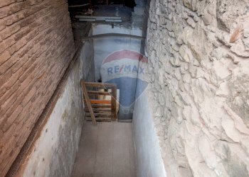 Scale - Casa indipendente via provinciale
 
254, Aci Castello - foto 16