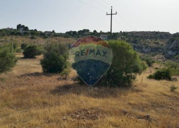 Vista delle montagne - Terreno agricolo SP 73
 
sn, Noto - foto 5