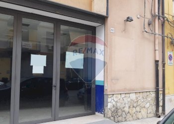 Edificio all\'aperto - Laboratorio Via Napoleone Colajanni
 
252, Caltanissetta - foto 1