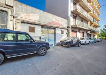 Edificio all\'aperto - Laboratory Via Pietro Abbadessa
 
8, Catania - photo 1