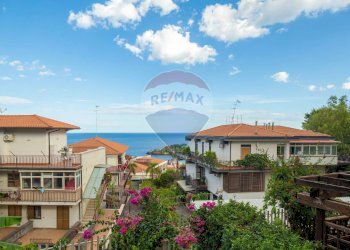 Casa all\'aperto - Appartamento via litteri
 
240-242, Aci Castello - foto 1