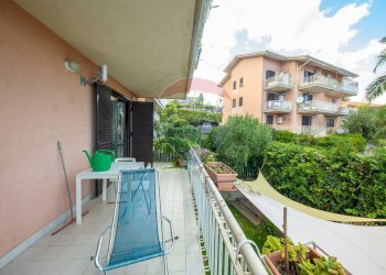 Balcone - Appartamento via litteri
 
240-242, Aci Castello - foto 4