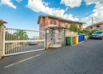 Casa all\'aperto - Appartamento via litteri
 
240-242, Aci Castello - foto 35