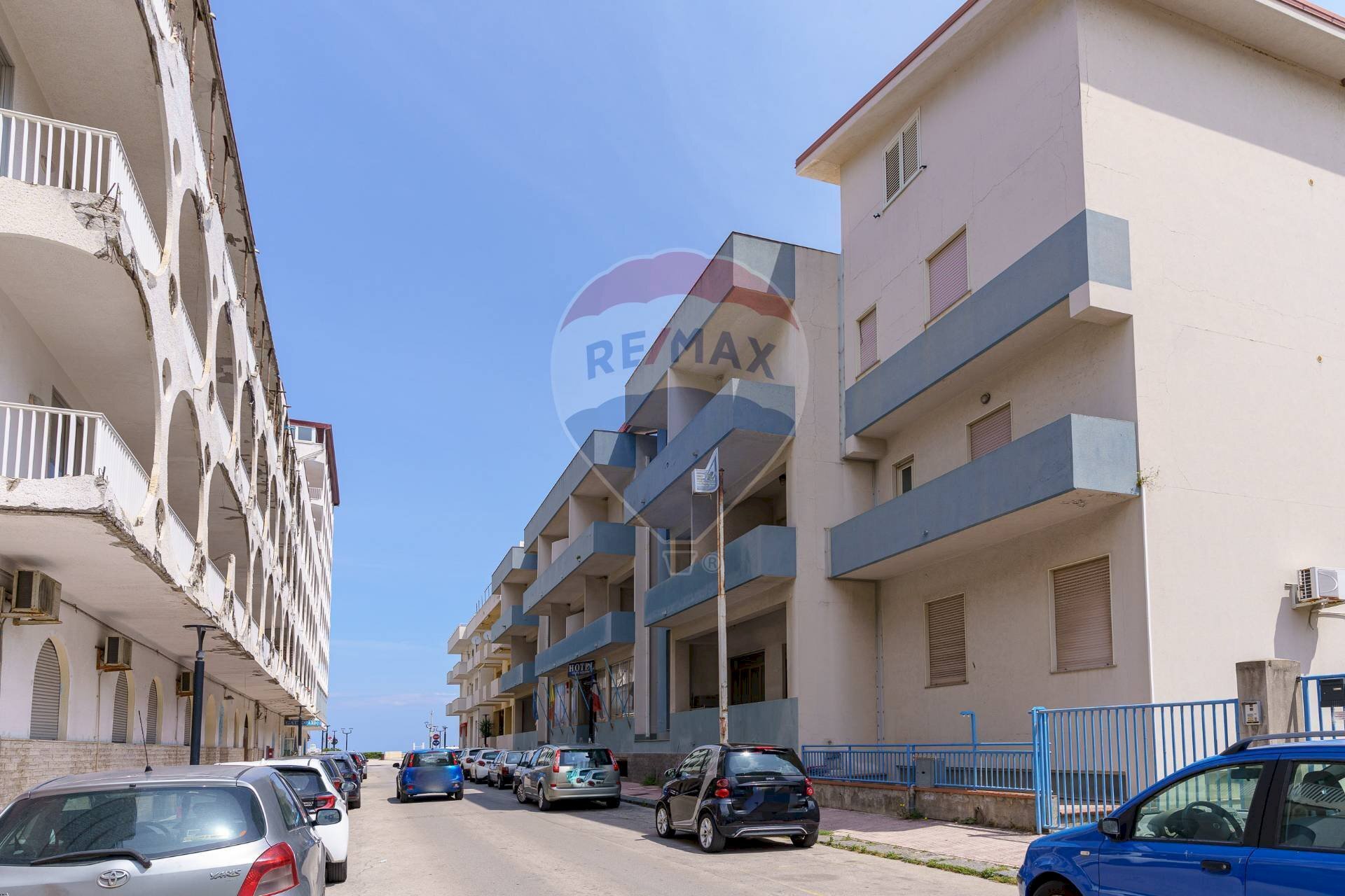 Edificio all\'aperto - Hotel Via Marina
 
66, Brolo - foto 3