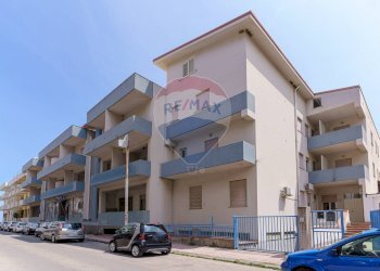 Edificio all\'aperto - Hotel Via Marina
 
66, Brolo - foto 2