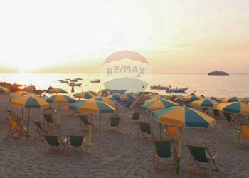 Vista dell\'acqua - Hotel Via Marina
 
66, Brolo - foto 10