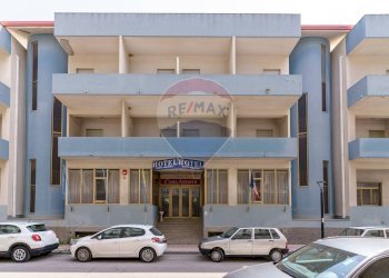 Edificio all\'aperto - Hotel Via Marina
 
66, Brolo - foto 11