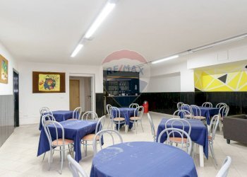 Sala da pranzo - Hotel Via Marina
 
66, Brolo - foto 47