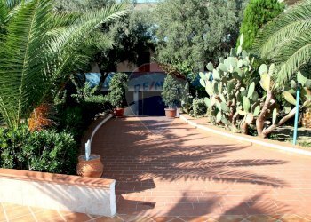 Terrazza - Hotel Via Marina
 
66, Brolo - foto 56