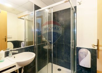 Bagno - Hotel Via Marina
 
66, Brolo - foto 88