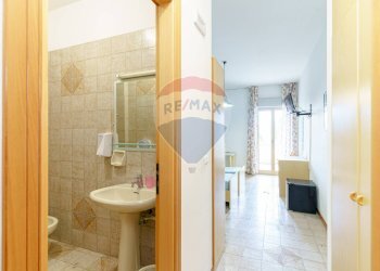 Bagno - Hotel Via Marina
 
66, Brolo - foto 100