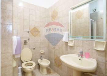 Bagno - Hotel Via Marina
 
66, Brolo - foto 101