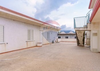 Terrazza - Hotel Via Marina
 
66, Brolo - foto 108