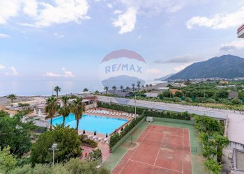 Piscina - Hotel Via Marina
 
66, Brolo - foto 110