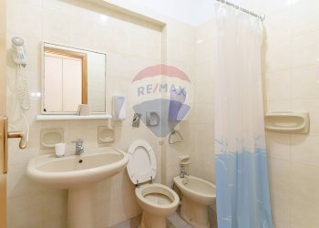 Bagno - Hotel Via Marina
 
66, Brolo - foto 127
