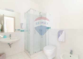 Bagno - Hotel Via Marina
 
66, Brolo - foto 130