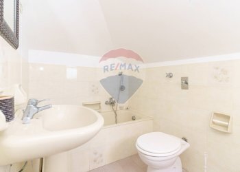 Bagno - Hotel Via Marina
 
66, Brolo - foto 142