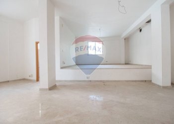 Stanza vuota - Magazzino Via Alessi
 
4-6-8, Caltagirone - foto 5