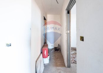 Hall / corridoio - Casa indipendente Via di Benedetto
 
13, Catania - foto 5