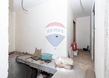 Hall / corridoio - Casa indipendente Via di Benedetto
 
13, Catania - foto 11