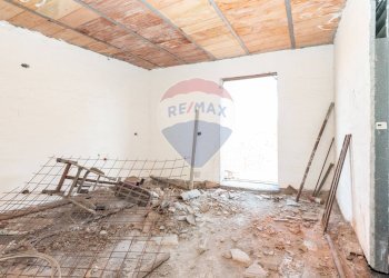 Stanza vuota - Casa indipendente Via di Benedetto
 
13, Catania - foto 14