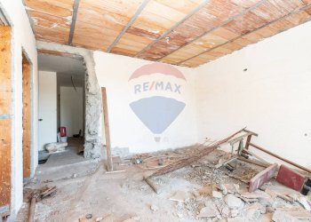 Stanza vuota - Casa indipendente Via di Benedetto
 
13, Catania - foto 16