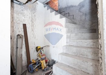 Scale - Casa indipendente Via di Benedetto
 
13, Catania - foto 24