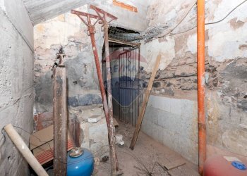 Scale - Casa indipendente Via di Benedetto
 
13, Catania - foto 31