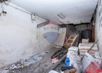 Dispensa di stoccaggio - Casa indipendente Via di Benedetto
 
13, Catania - foto 33