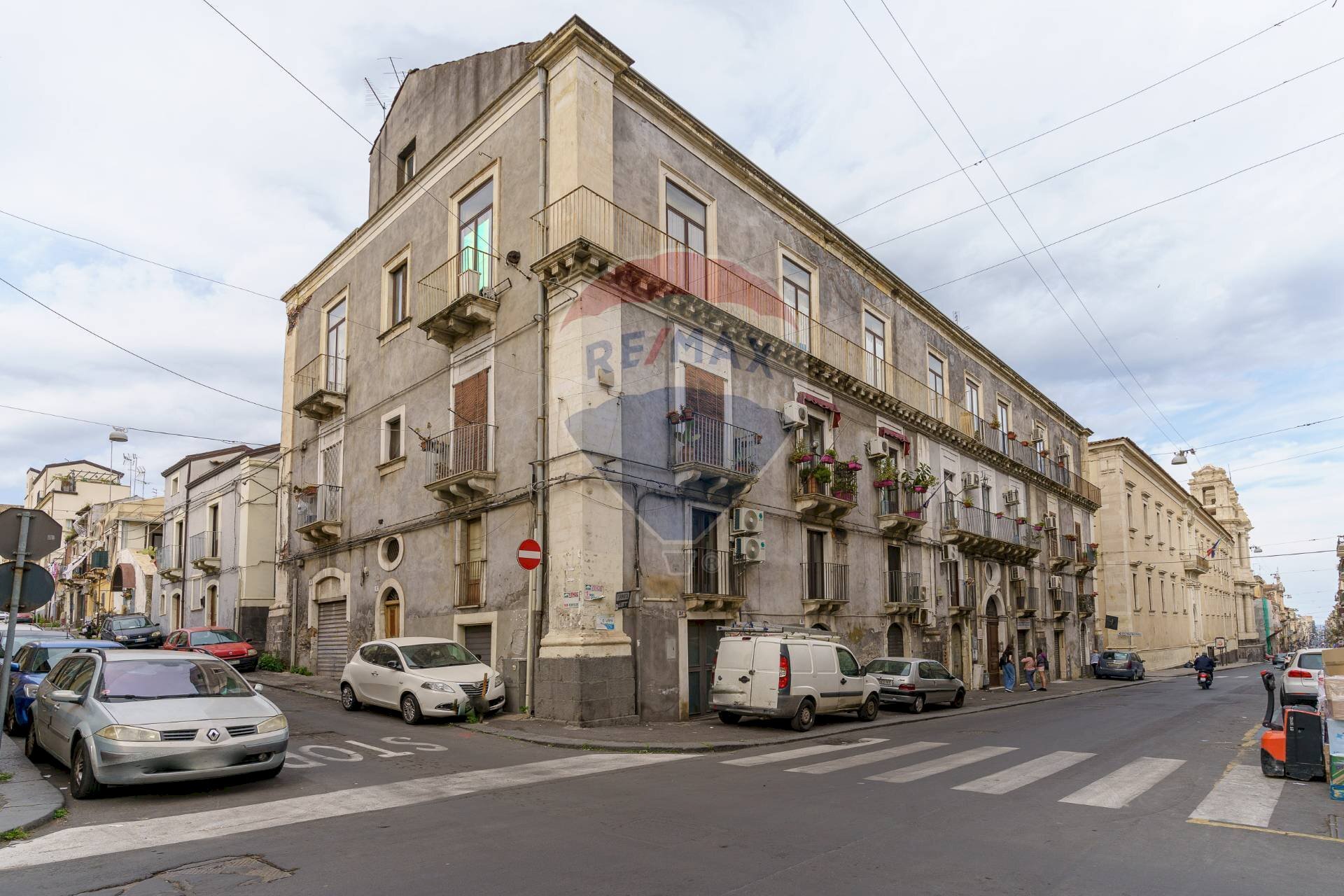 Edificio all\'aperto - Quadrilocale Via Vittorio Emanuele Ii
 
356, Catania - foto 1