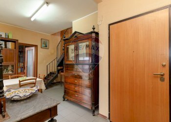 Hall / corridoio - Quadrilocale Via Vittorio Emanuele Ii
 
356, Catania - foto 8