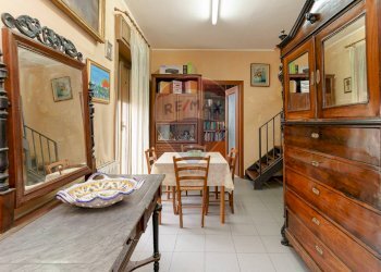 Sala da pranzo - Quadrilocale Via Vittorio Emanuele Ii
 
356, Catania - foto 9