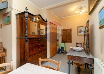 Sala da pranzo - Quadrilocale Via Vittorio Emanuele Ii
 
356, Catania - foto 10