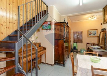 Scale - Quadrilocale Via Vittorio Emanuele Ii
 
356, Catania - foto 11