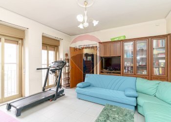 Soggiorno - Quadrilocale Via Vittorio Emanuele Ii
 
356, Catania - foto 17