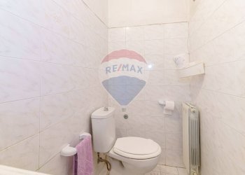 Bagno - Quadrilocale Via Vittorio Emanuele Ii
 
356, Catania - foto 41